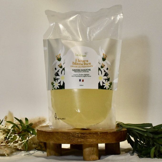 Recharge écologique 500mL de savon liquide bio parfumé aux Fleurs Blanches, format économique zéro d