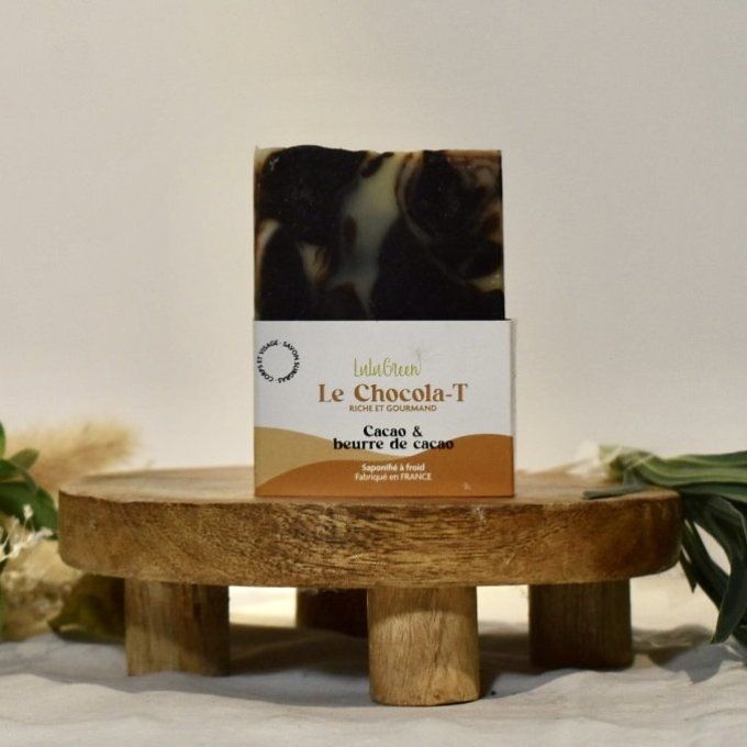 Savon bio Chocola-T au cacao et beurre de cacao, fabriqué artisanalement à Iguerande pour une expéri