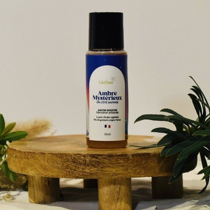 Flacon voyage 50ml de savon liquide Ambre Mystérieux bio, formule naturelle et hydratante au parfum 