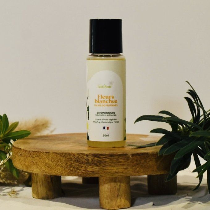 Flacon voyage 50ml de savon liquide fleurs blanches bio, formule naturelle et hydratante au parfum f